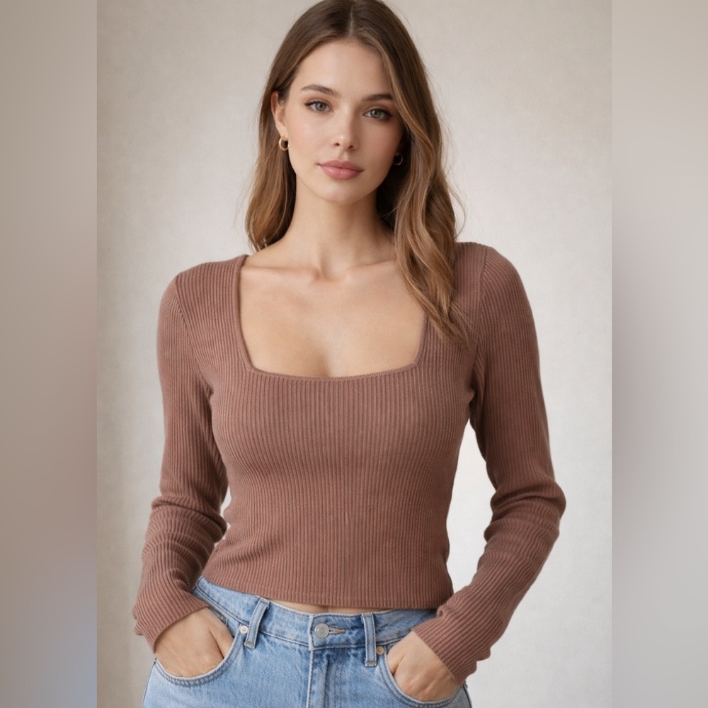 Abercrombie & Fitch
Long-Sleeve Ottoman‎ Squareneck Top
